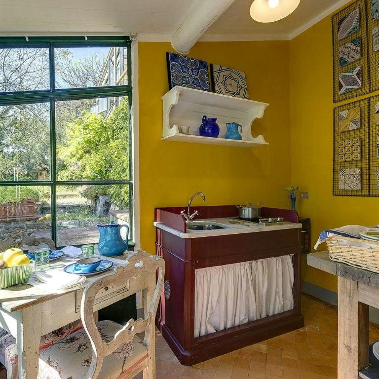 Charming hideaway in an artists' hamlet - Room #1754284901 - 6
