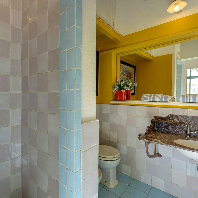 Charming hideaway in an artists' hamlet - Room #1754284901 - 12