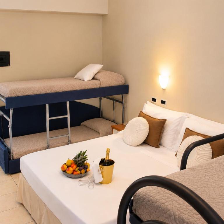 Blue Hotel - Chambre Familiale Standard - 2