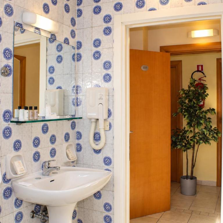 Blue Hotel - Chambre Triple Économique - 12