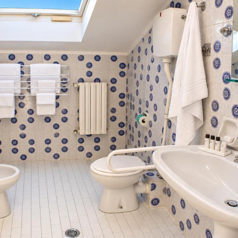 Blue Hotel - Chambre Triple Économique - 9