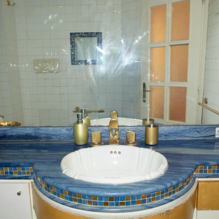Red&Cozy Apartment with Jacuzzi in Milan Central Station - Appartement 2 Chambres - 21