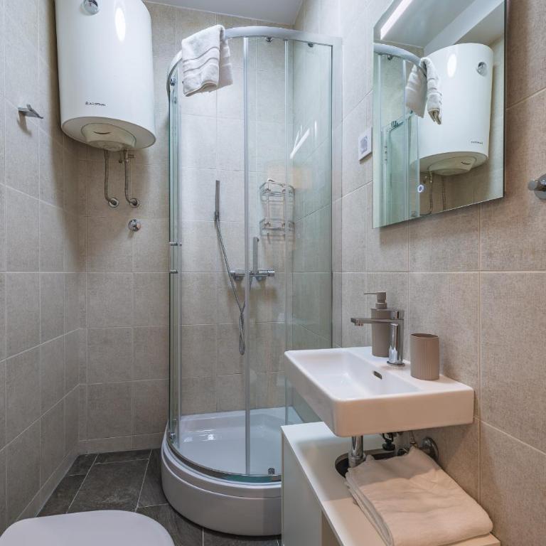 - Room #1754370601 - 9