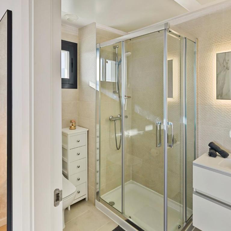 One80 Residences New Modern Luxury Penthouse with amazing sea view and private jacuzzi - Appartement - 11