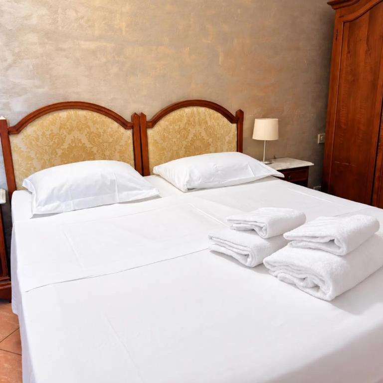 Hotel Canal Venice - Room #1754433201 - 5