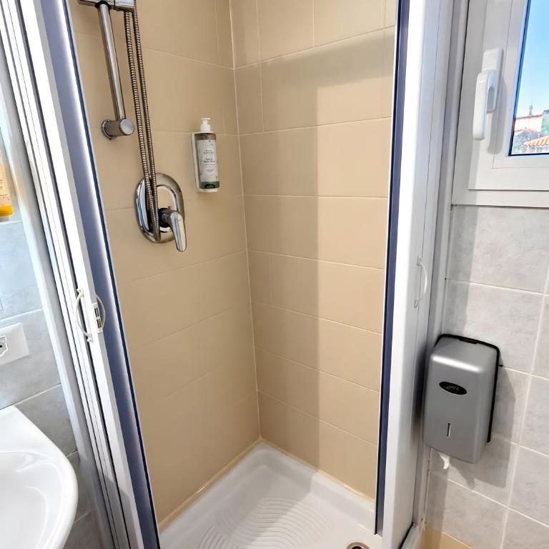 Hotel Canal Venice - Room #1754433201 - 10