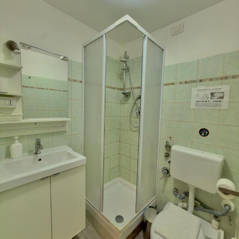 IN ROMA LIFE - Camera Matrimoniale con Bagno Privato - 5