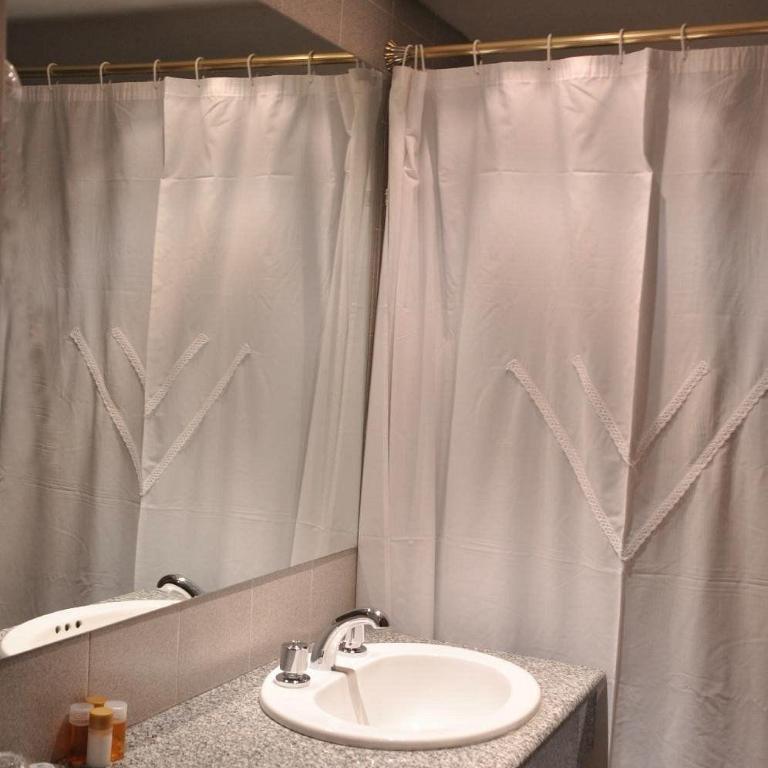 Departamento en Bariloche para 4 a 5 pax del 9 al 16 de enero 2027 - One-Bedroom Apartment with Lake View - 17