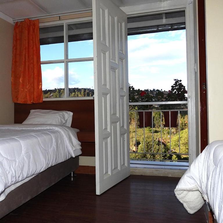 Kuelap Guest House - Triple Room with Mountain View - 6