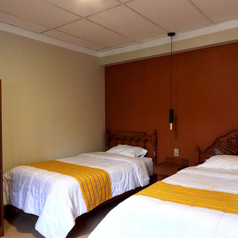 Kuelap Guest House - Family Room with Balcony - 5