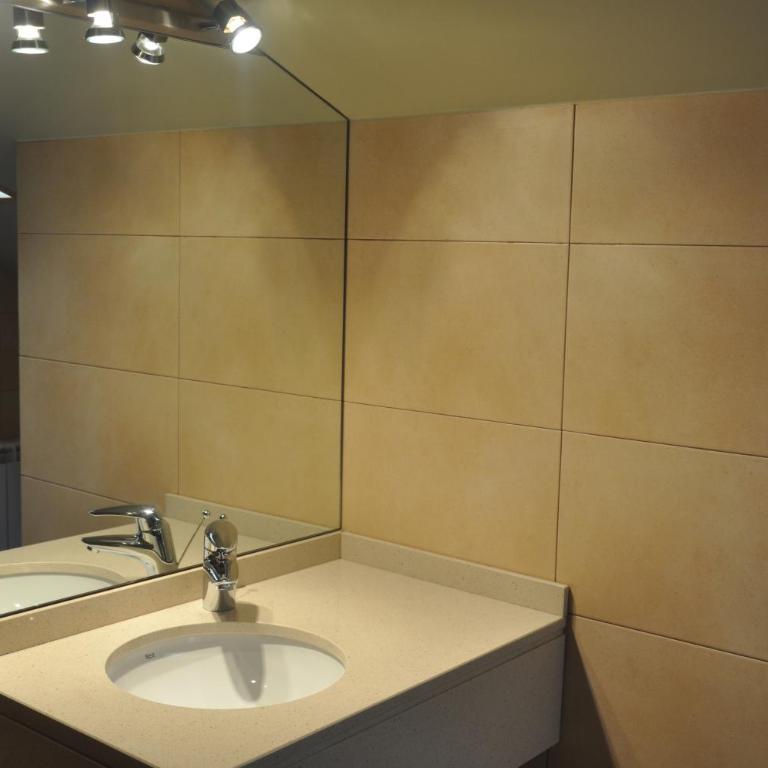 Apartaments Turístics Puigcerdà - La Closa - Deluxe Duplex Apartment (6 Adults) - 9