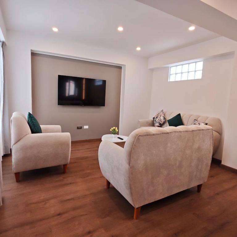 Modern apartment near Plaza de Armas - Three-Bedroom Apartment - 3