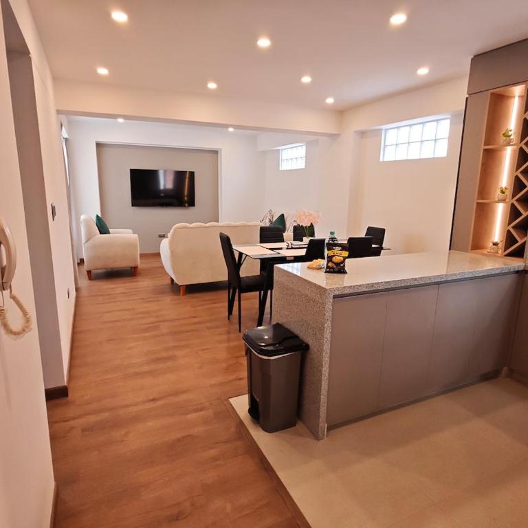 Modern apartment near Plaza de Armas - Three-Bedroom Apartment - 8