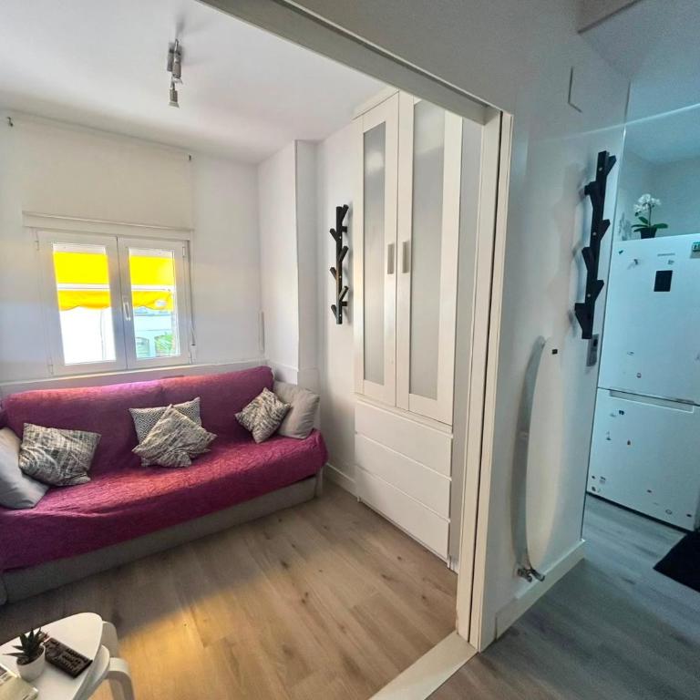 Sitges Oasis Balcony - Four-Bedroom Apartment with Balcony - 24