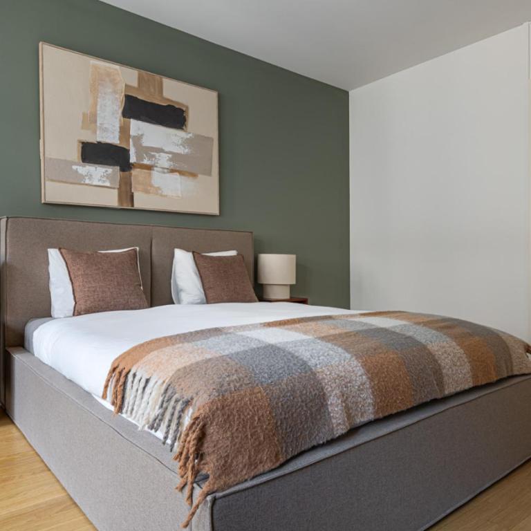 Chic & Central Lakeside Home #15 - Apartment - 1