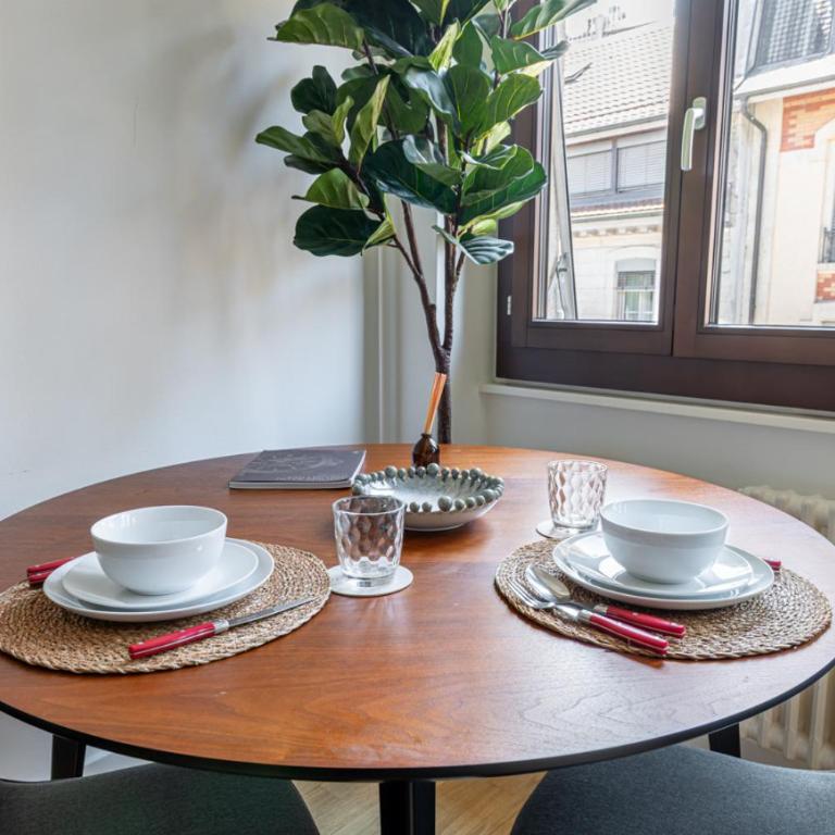 Chic & Central Lakeside Home #15 - Apartment - 7