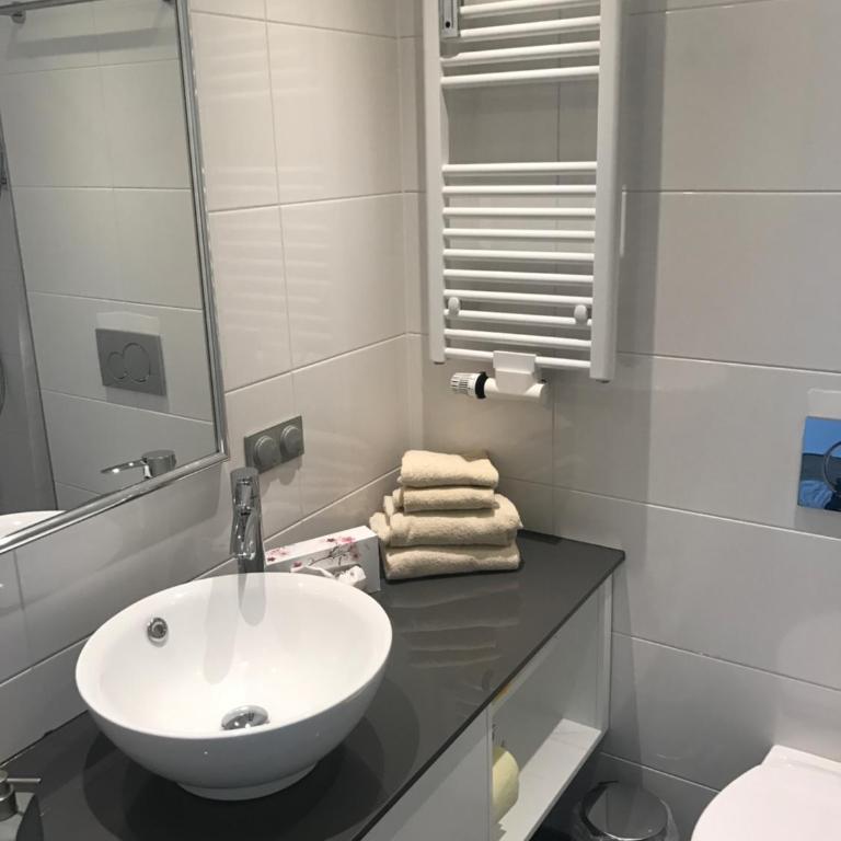 Wohnung Edelweiß - Wohnen auf Zeit - Homeoffice - nah am See - buchbar ab 28 Nächte - Apartment mit Balkon - 30