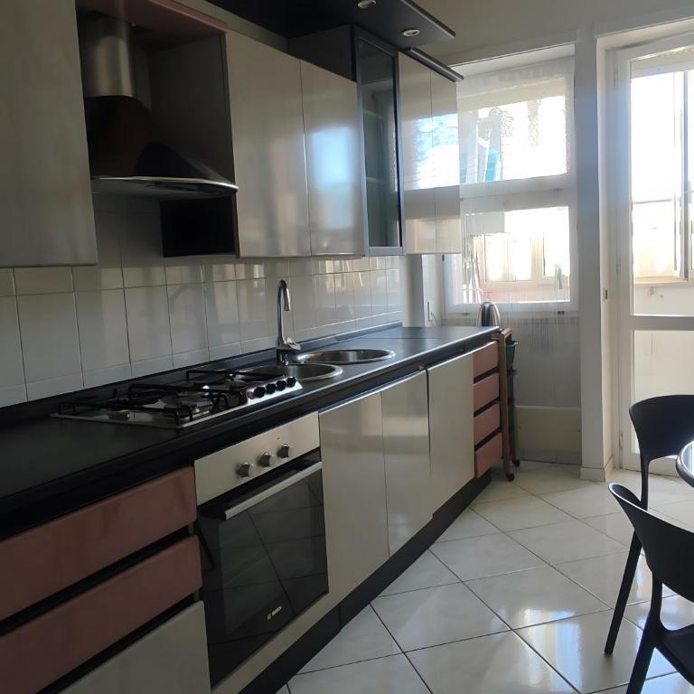 Casa Ludovica - Appartamento Premium con 3 Camere da Letto e Balcone - 9
