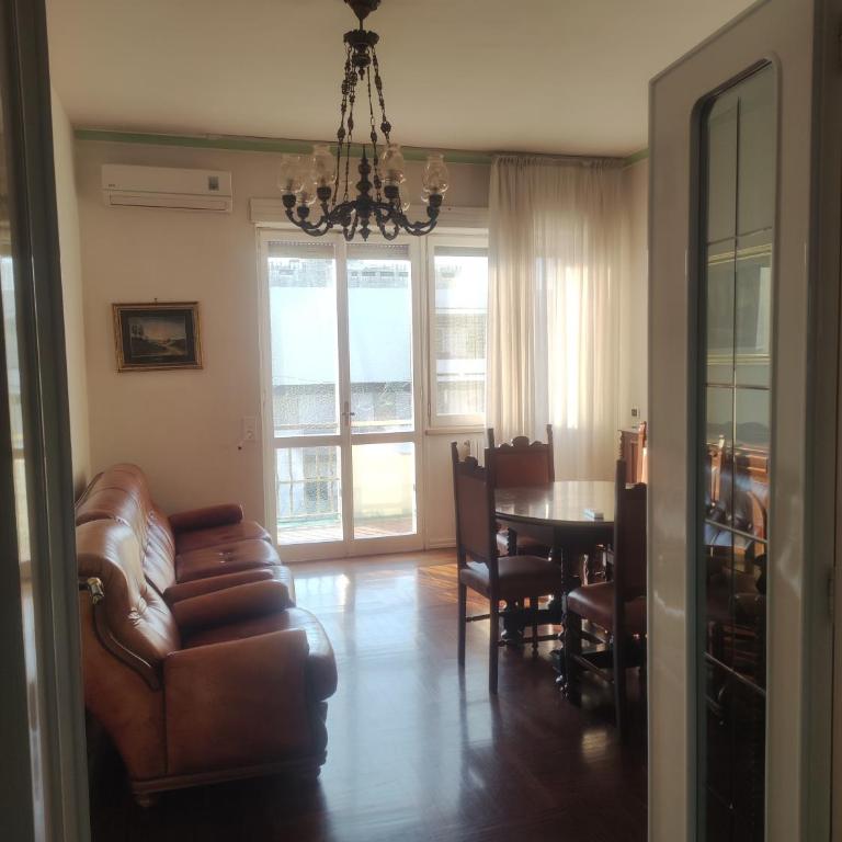 Casa Ludovica - Appartamento Premium con 3 Camere da Letto e Balcone - 15