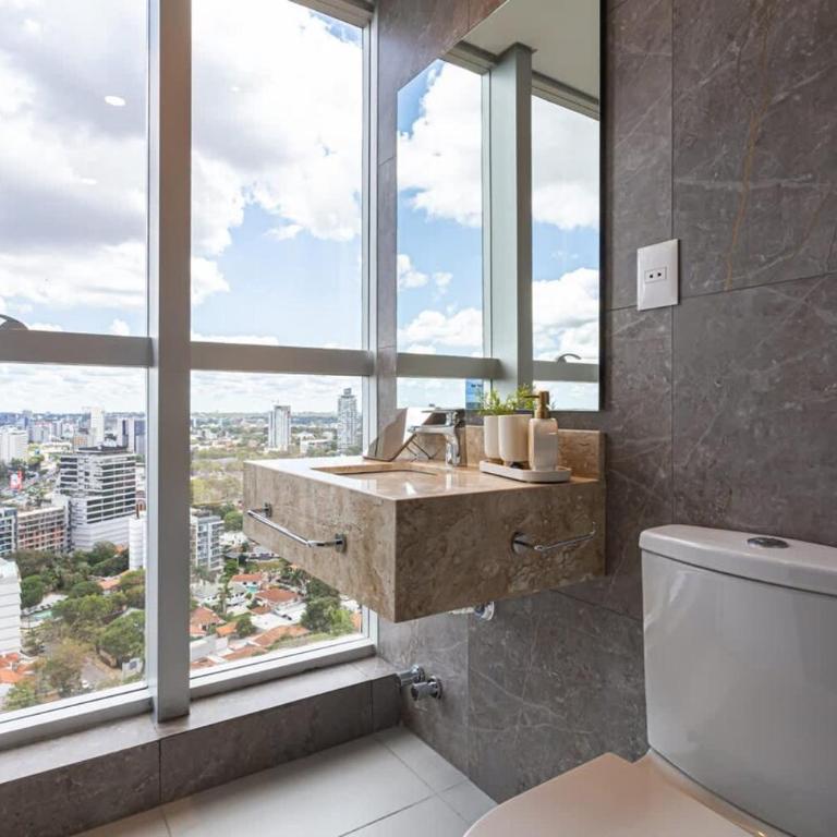 Stunning Skyline Views at Iconic Petra Tower - Apartment - 23