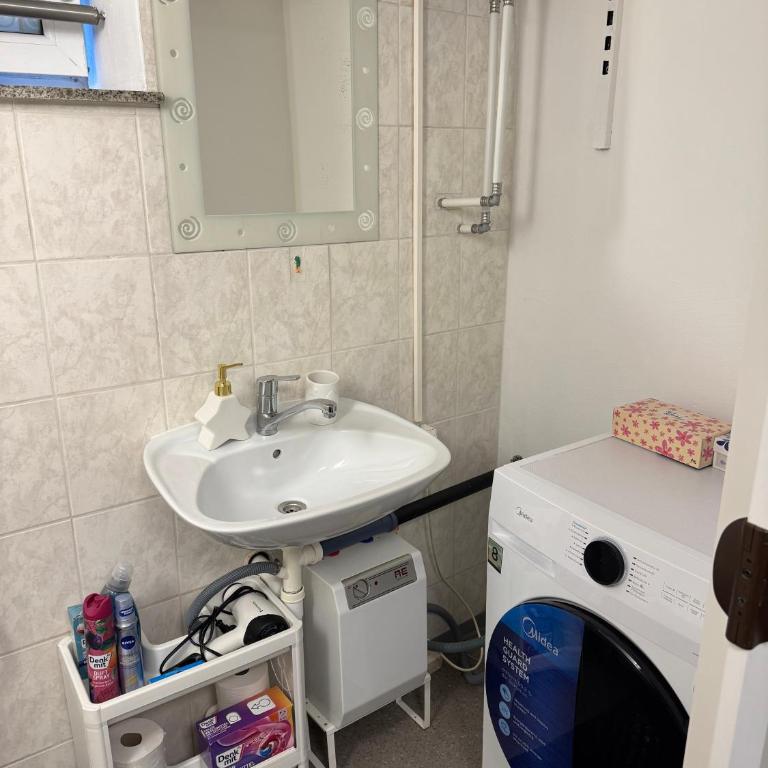 Souterrain mit privatem Parkplatz - Superior Apartment mit 1 Schlafzimmer - 7