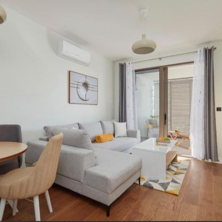 Tivat-Gate Apartment near Airport and City Center - Apartman sa 1 Spavaćom Sobom - 1