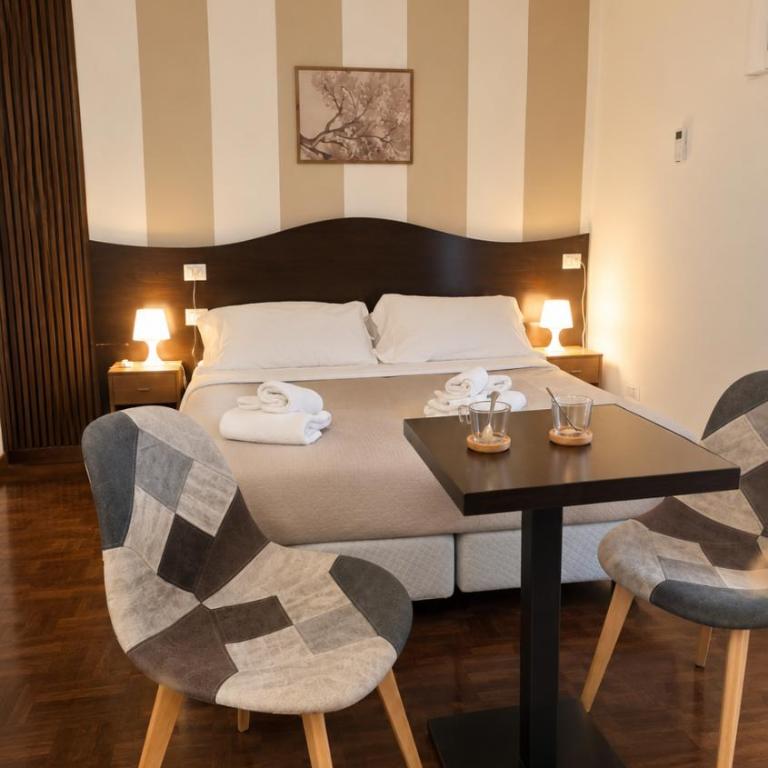 B&B Napoli Centrale Room&Jacuzzi - Doppel- oder Zweibettzimmer - 7