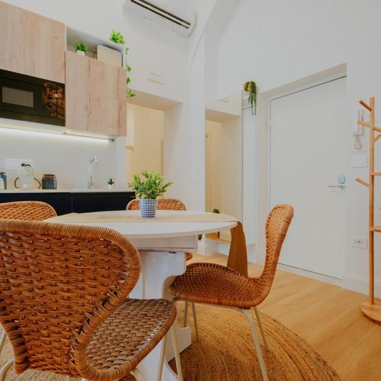 Luxury Apartment Duomo, Historic Centre, 2 bath, B - Apartment mit 2 Schlafzimmern und Balkon - 3