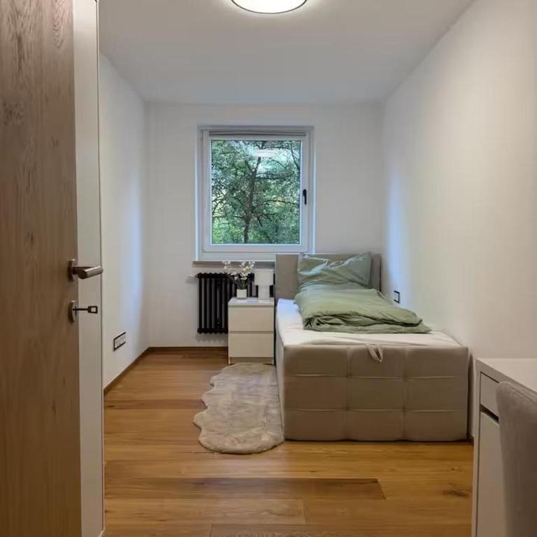 4-Bedroom Apartment - 10 Minutes from Oktoberfest - Appartamento con 1 Camera da Letto - 12