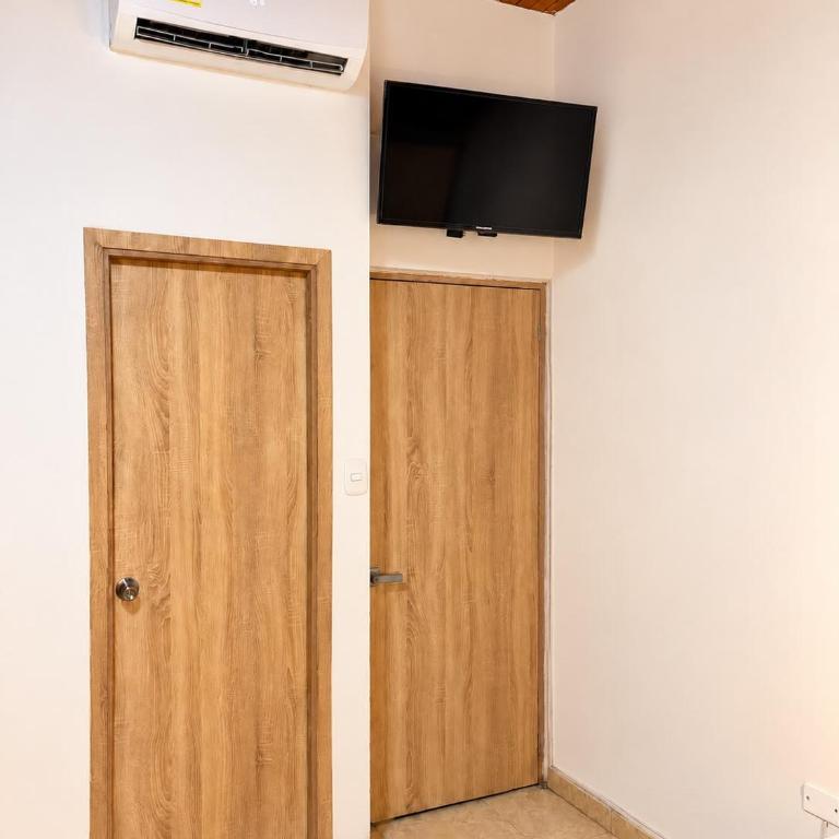 Monkey House Casa Hotel - Habitación Familiar con baño privado - 4