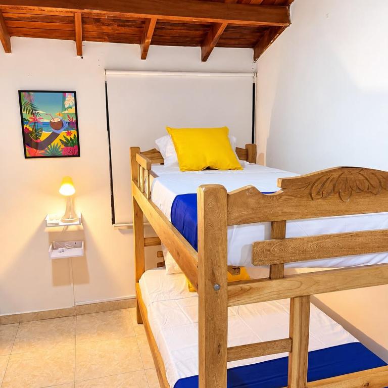 Monkey House Casa Hotel - Habitación Familiar con baño privado - 5