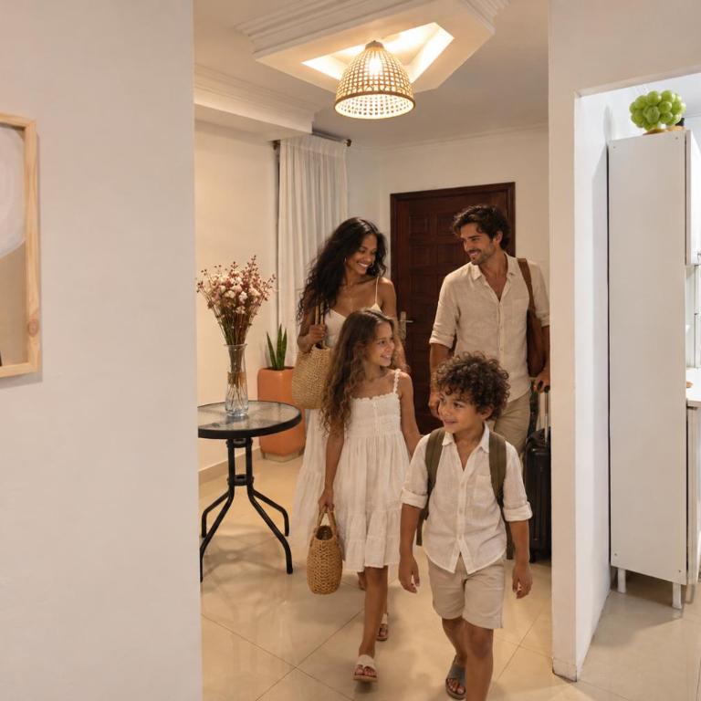 apartamento para 10 con terraza en el centro playa - Three-Bedroom Apartment - 2
