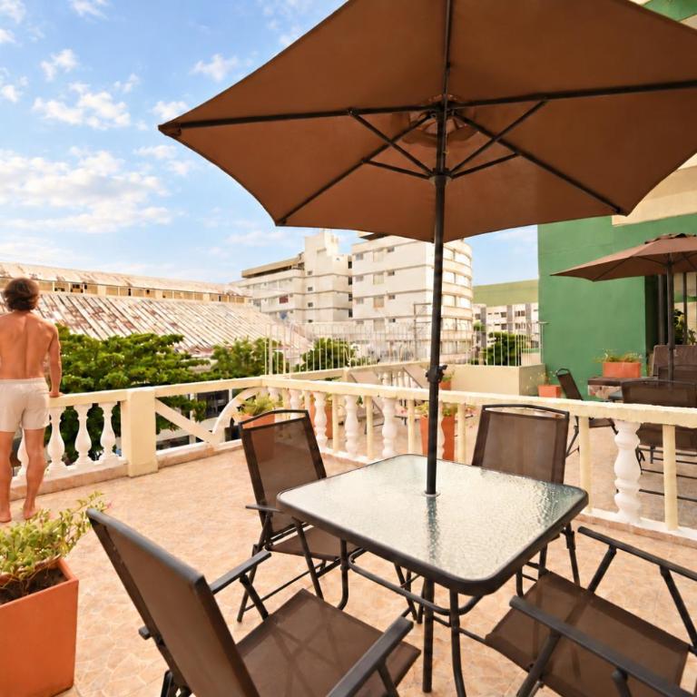 apartamento para 10 con terraza en el centro playa - Three-Bedroom Apartment - 31