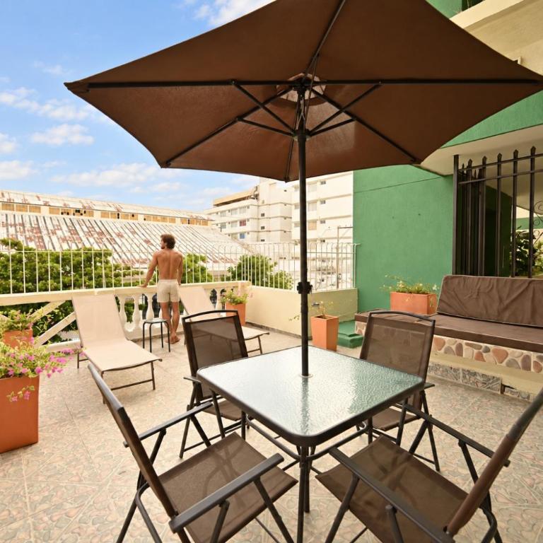 apartamento para 10 con terraza en el centro playa - Three-Bedroom Apartment - 44