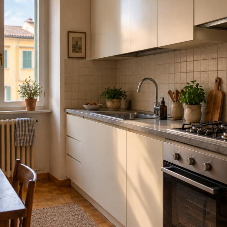 Cobalt Typewriter - One-Bedroom Apartment - 7