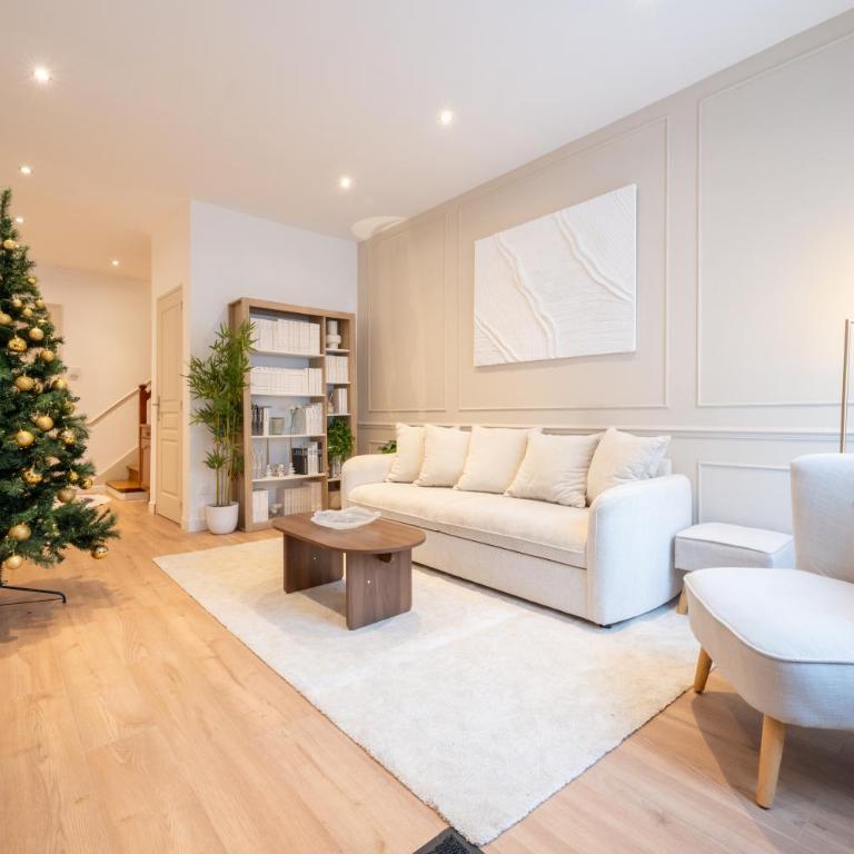 Charming House in Reims - Two-Bedroom Townhouse - 7