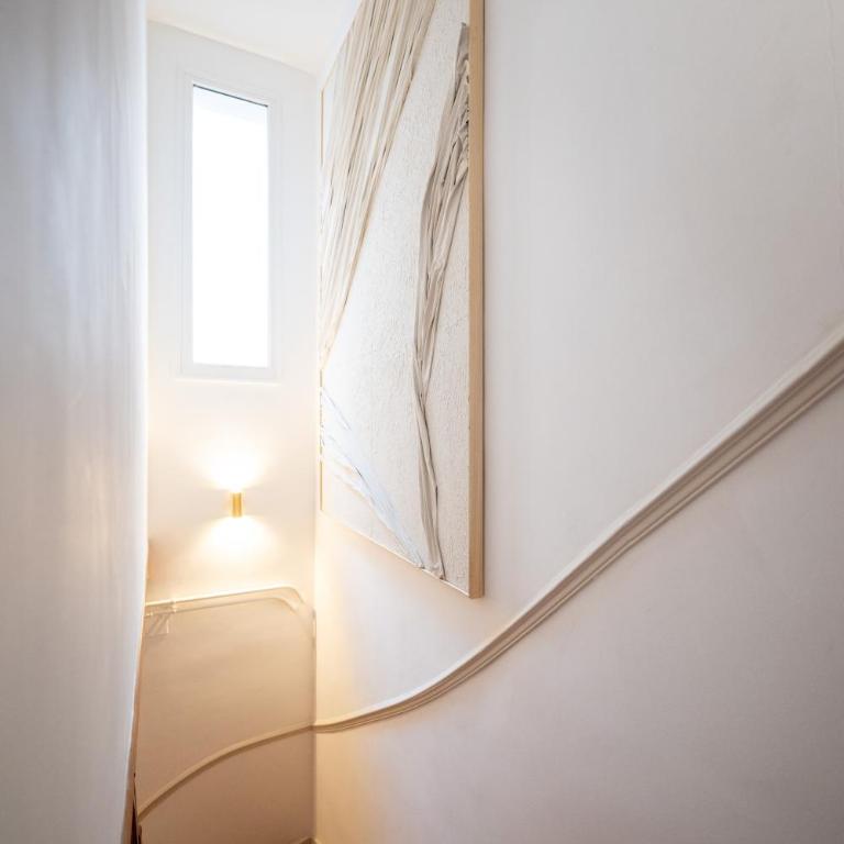 Charming House in Reims - Two-Bedroom Townhouse - 26