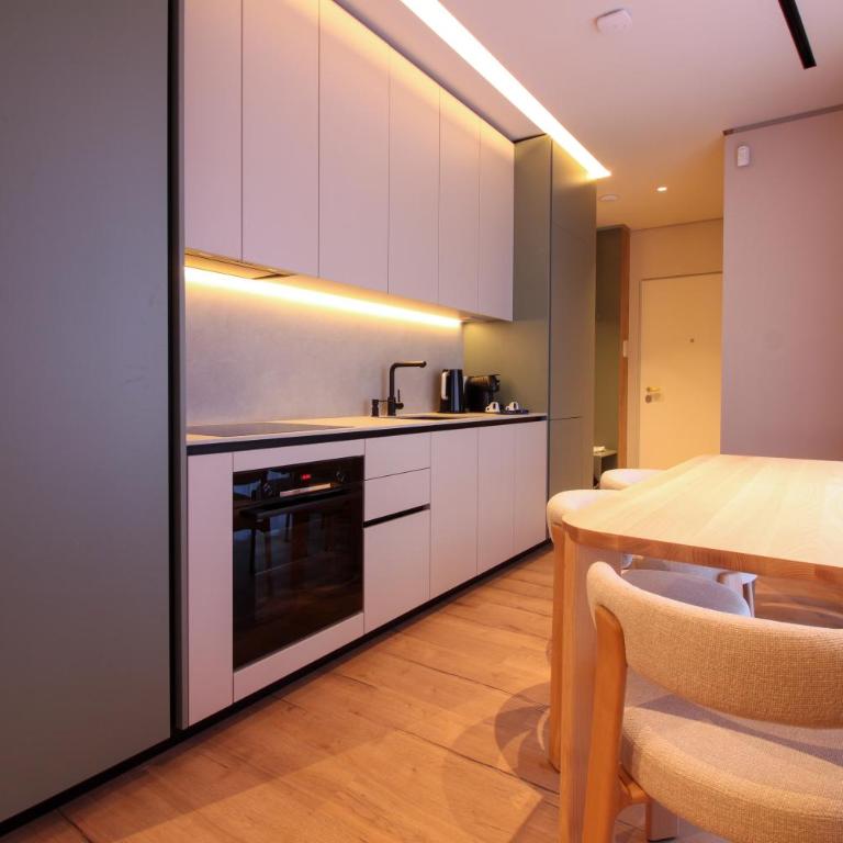 Residence Inn by Sarajevo Daily Apartments - Deluks Apartman sa 2 Spavaće Sobe - 4