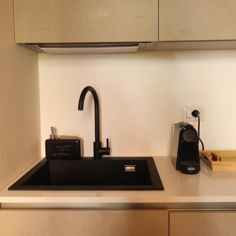 C&C Bright Apartment with Private Balcony Next to Tram Stop - Two-Bedroom Apartment - 14