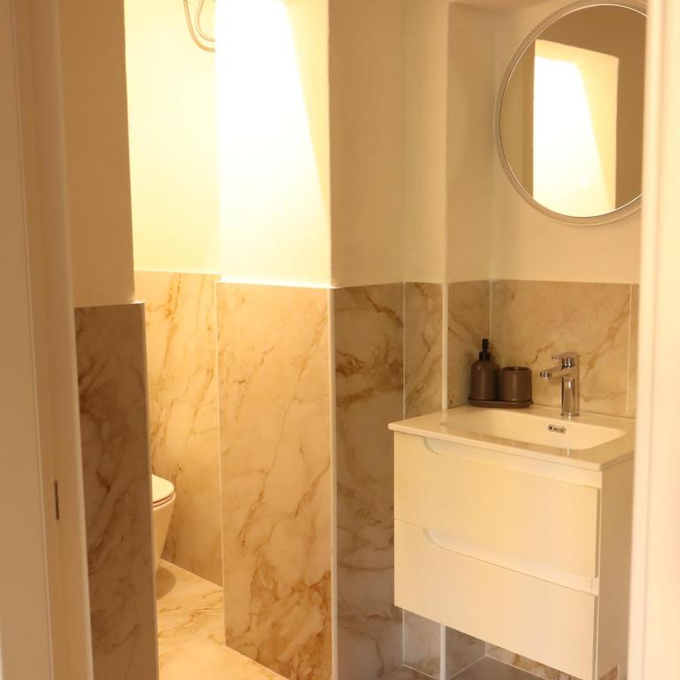 C&C Bright Apartment with Private Balcony Next to Tram Stop - Two-Bedroom Apartment - 21