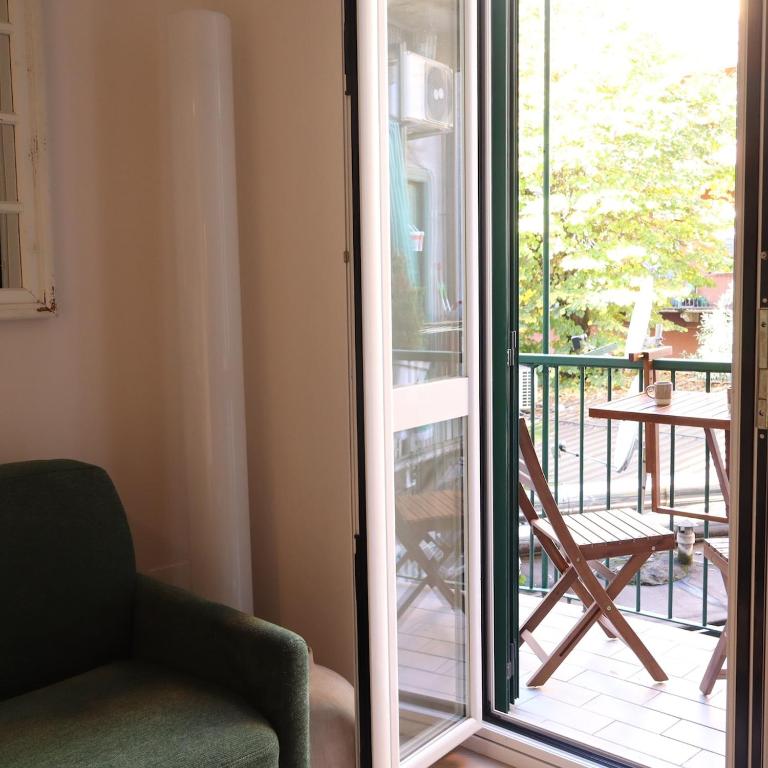 C&C Bright Apartment with Private Balcony Next to Tram Stop - Two-Bedroom Apartment - 22