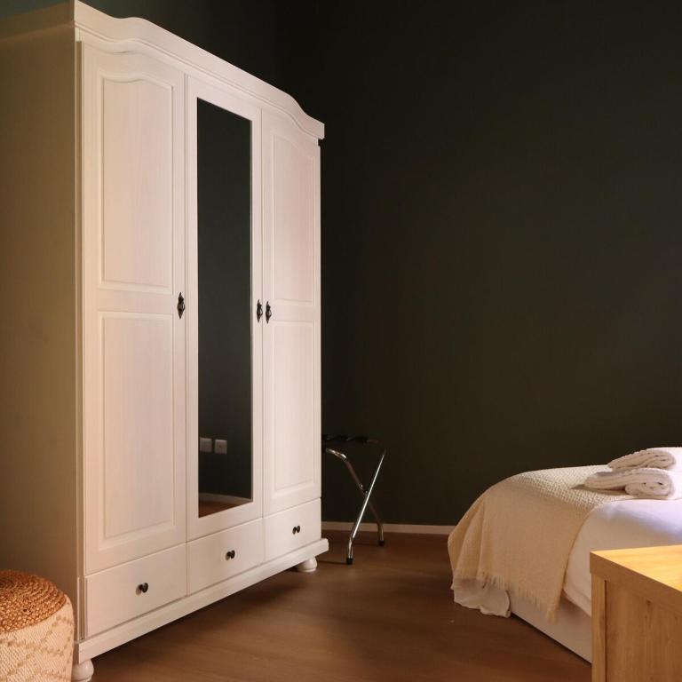 C&C Bright Apartment with Private Balcony Next to Tram Stop - Two-Bedroom Apartment - 27