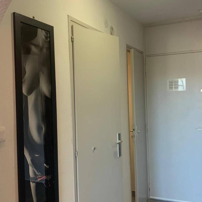 Grand appartement SHIBARI Héliopolis E VILLAGE NATURISTE - Studio avec Vue sur le Port - 10