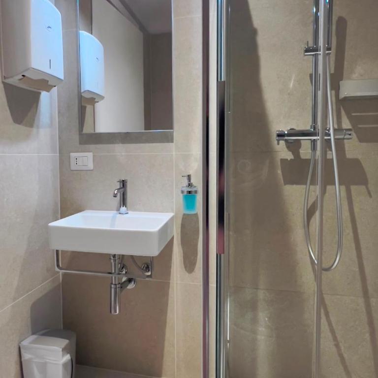 Guest House Brianza Room - Chambre Simple Standard avec Salle de Bains Commune - 19