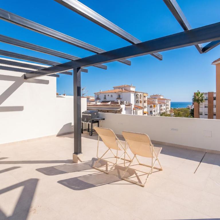 Cubo's Los Amigos Benalmadena Room 3 & Terrace - Habitación Triple - 25