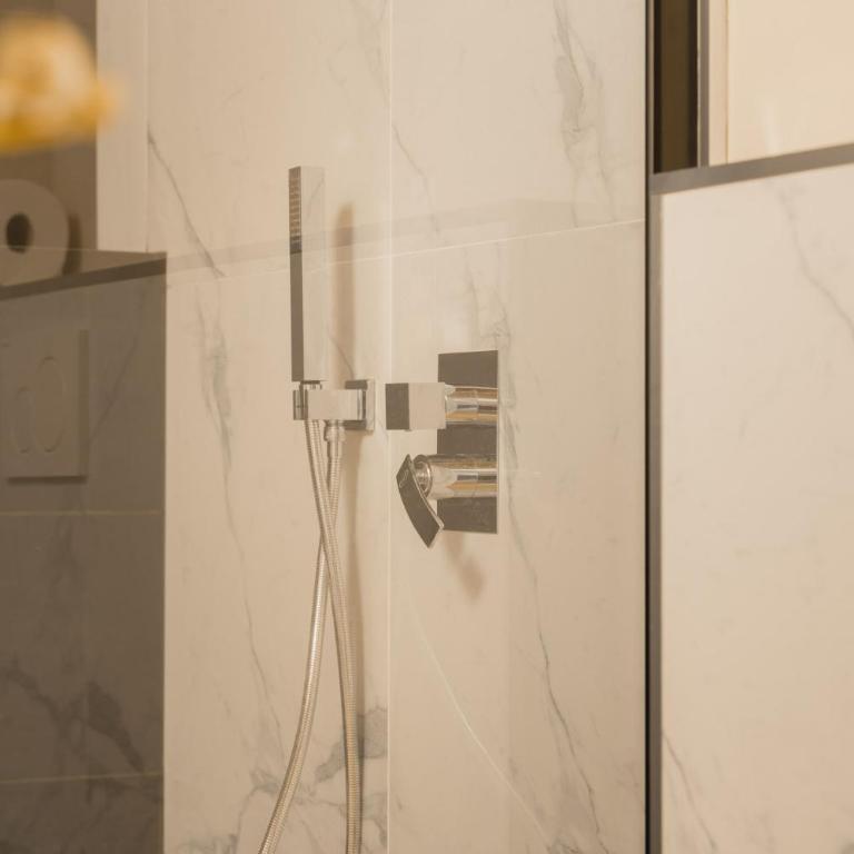 Mani -Residenza Santa Teresa,eleganza e design nel cuore di Torino - Appartamento - 42
