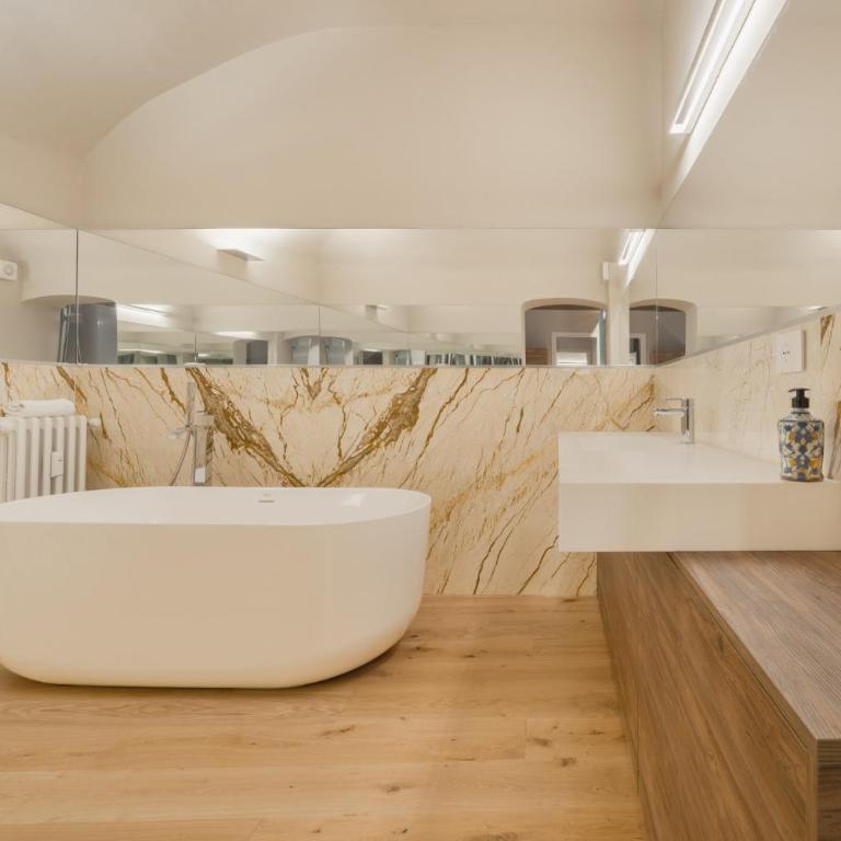 Mani -Residenza Santa Teresa,eleganza e design nel cuore di Torino - Appartamento - 50
