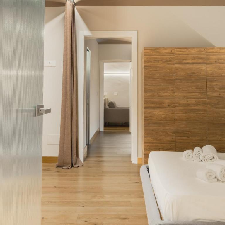 Mani -Residenza Santa Teresa,eleganza e design nel cuore di Torino - Appartamento - 55