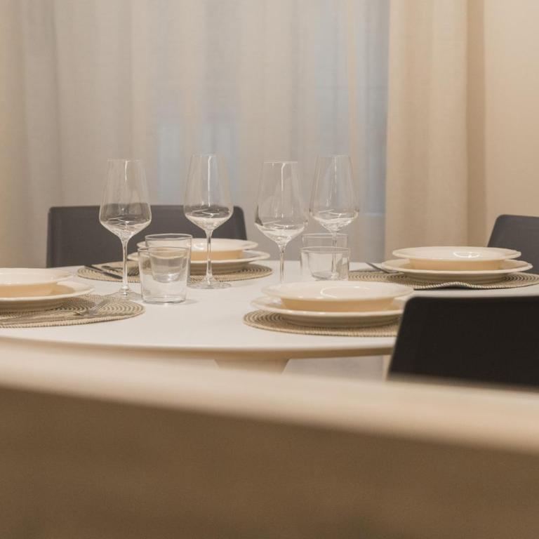 Mani -Residenza Santa Teresa,eleganza e design nel cuore di Torino - Appartamento - 70