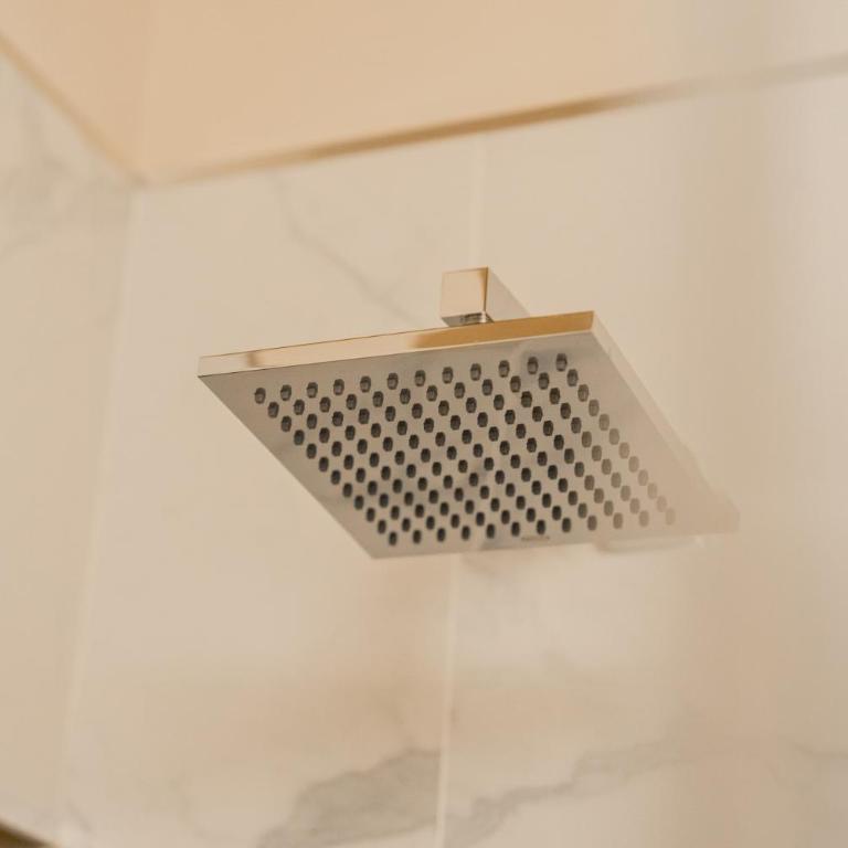 Mani -Residenza Santa Teresa,eleganza e design nel cuore di Torino - Appartamento - 84
